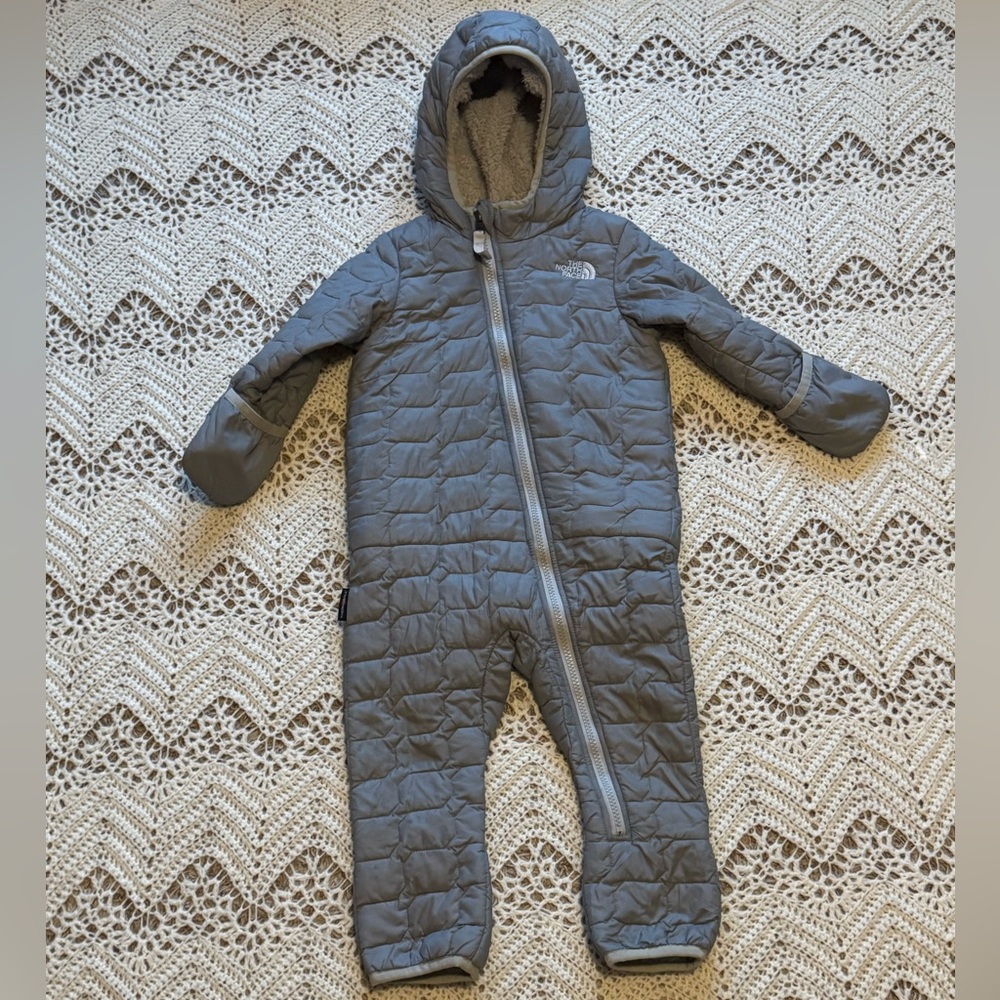 The North Face Infant Gray Snowsuit Thermoball Hand Covers Size18-24M Jacket
